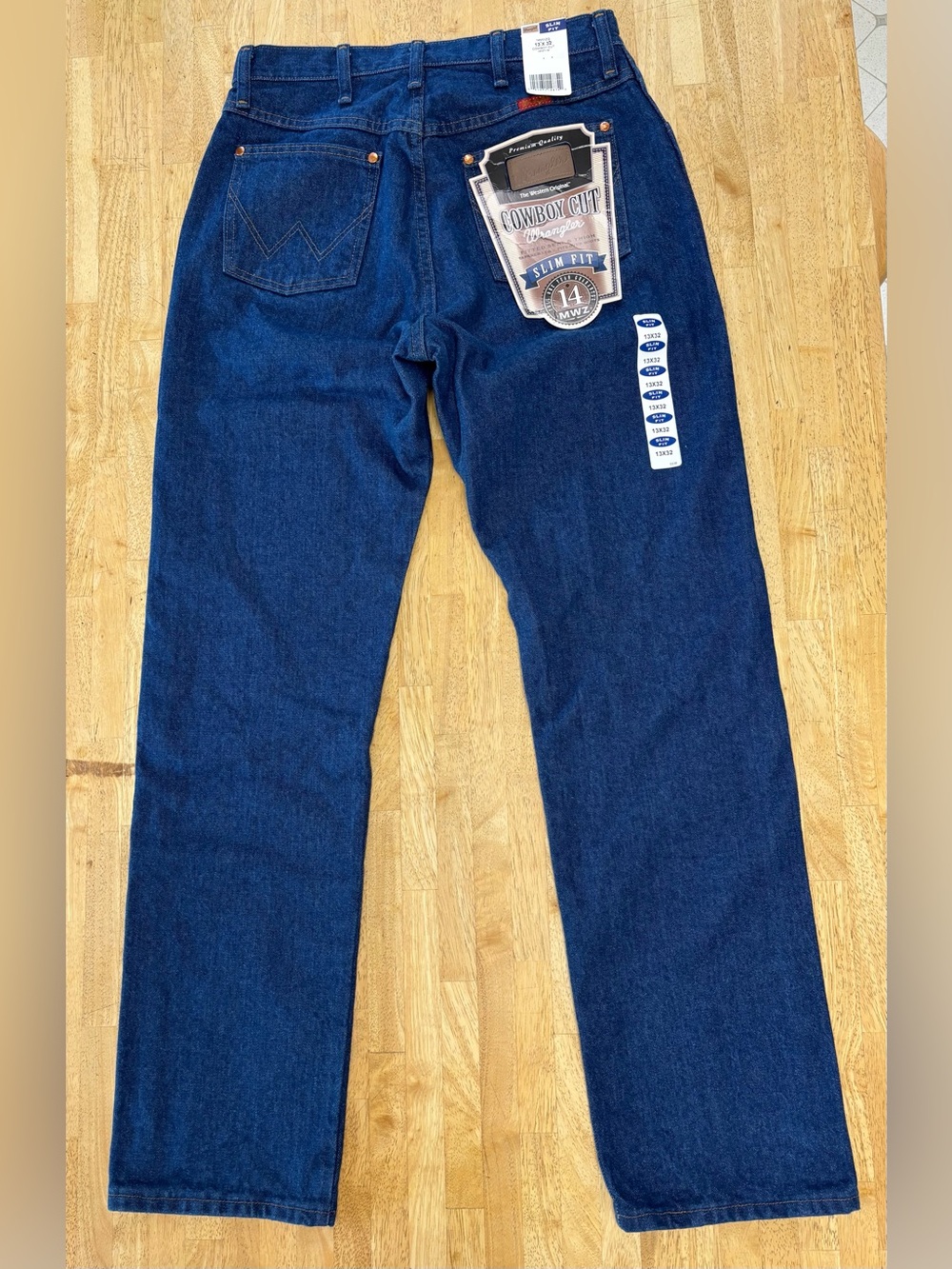 NWT Wrangler Women’s Cowboy Cut Straight Leg Jeans - Dark Blue